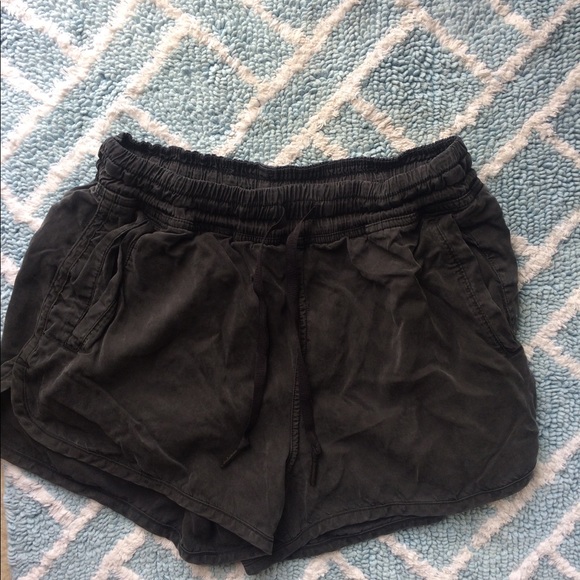 lululemon athletica Pants - Lululemon Shorts Size 4
